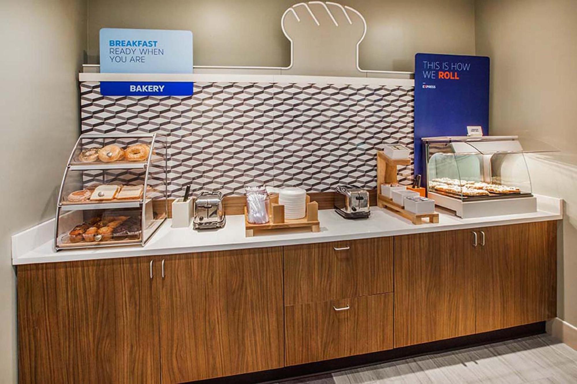 Holiday Inn Express & Suites Colorado Springs-Airport By Ihg Εξωτερικό φωτογραφία