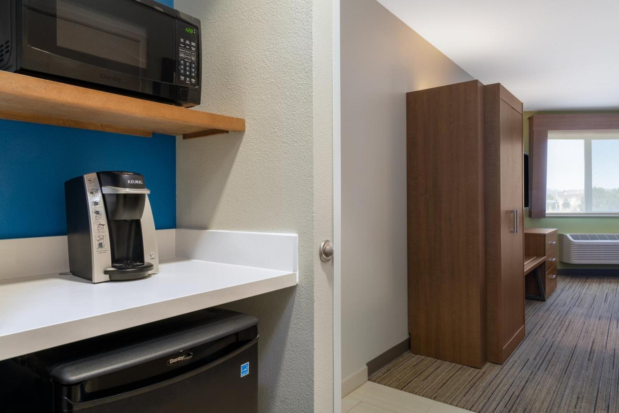Holiday Inn Express & Suites Colorado Springs-Airport By Ihg Εξωτερικό φωτογραφία