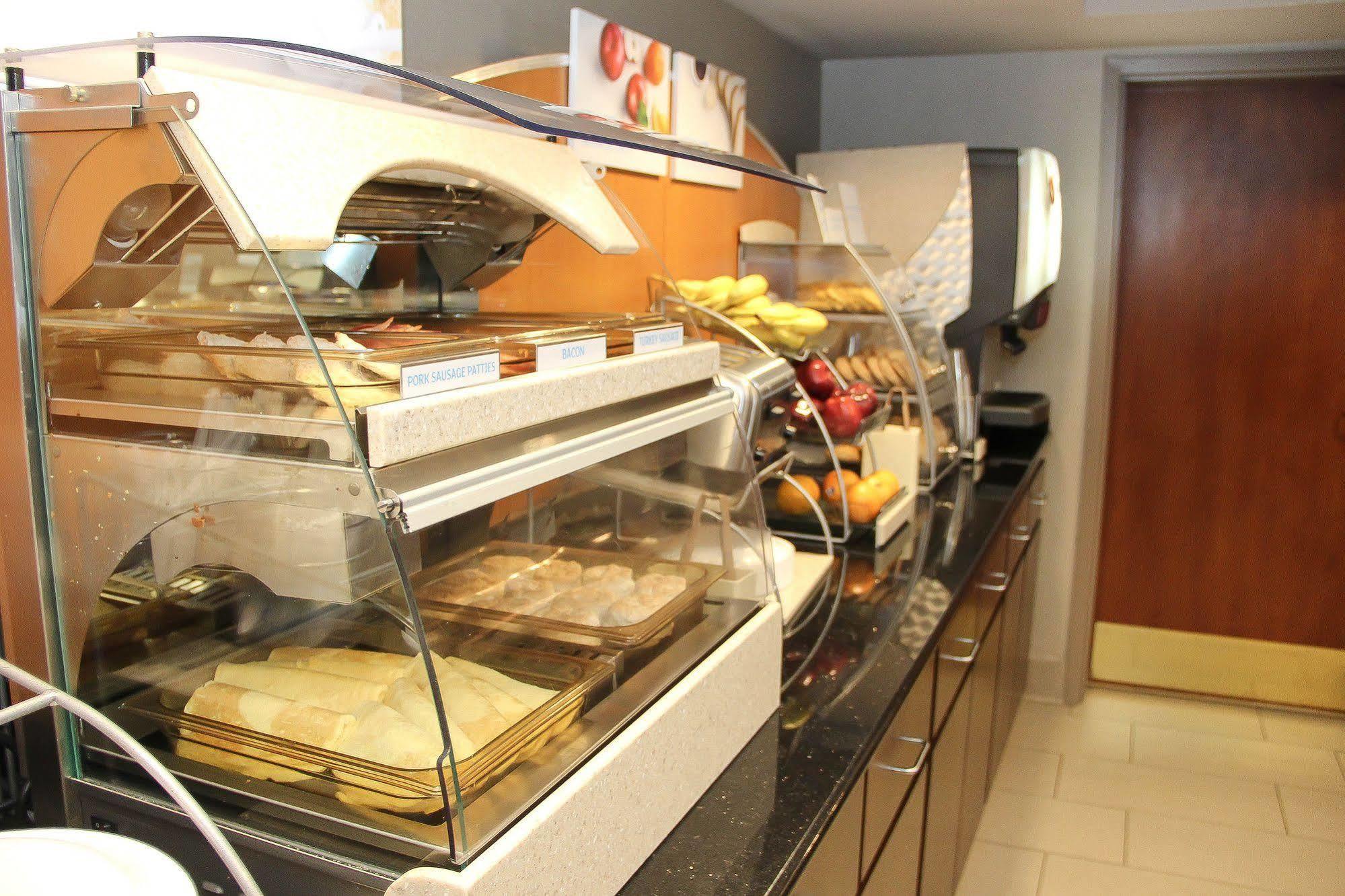 Holiday Inn Express & Suites Colorado Springs-Airport By Ihg Εξωτερικό φωτογραφία